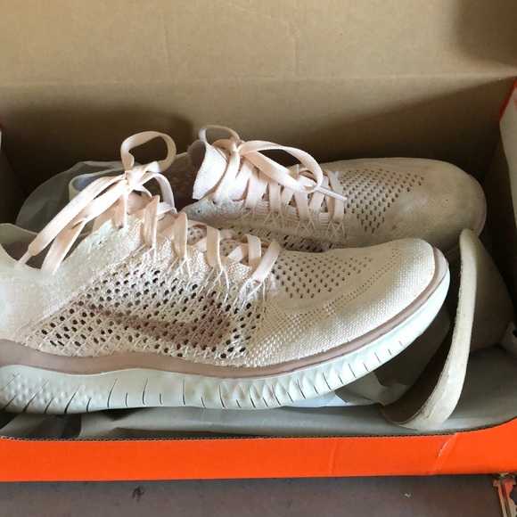 Light pink nike flyknit Clearance